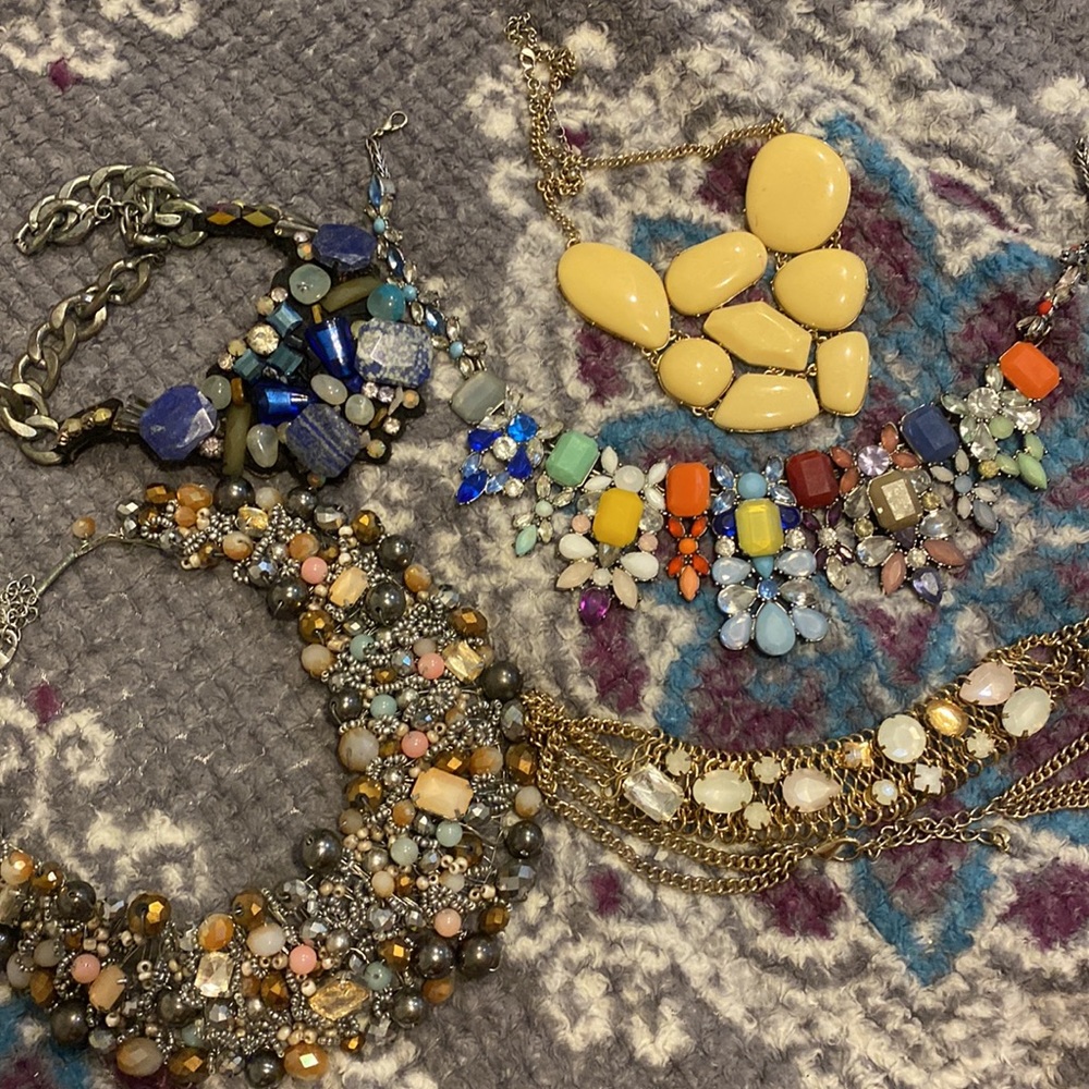 5 Statement Necklaces - image 6